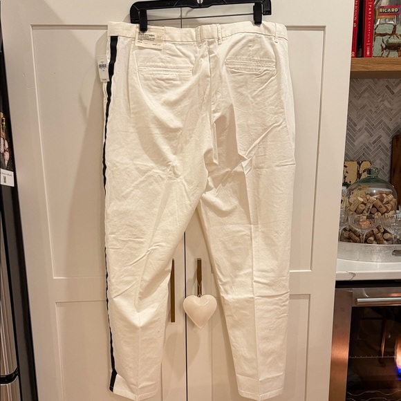 GAP Women’s Pants with Black Stripe - Picture 4 of 5